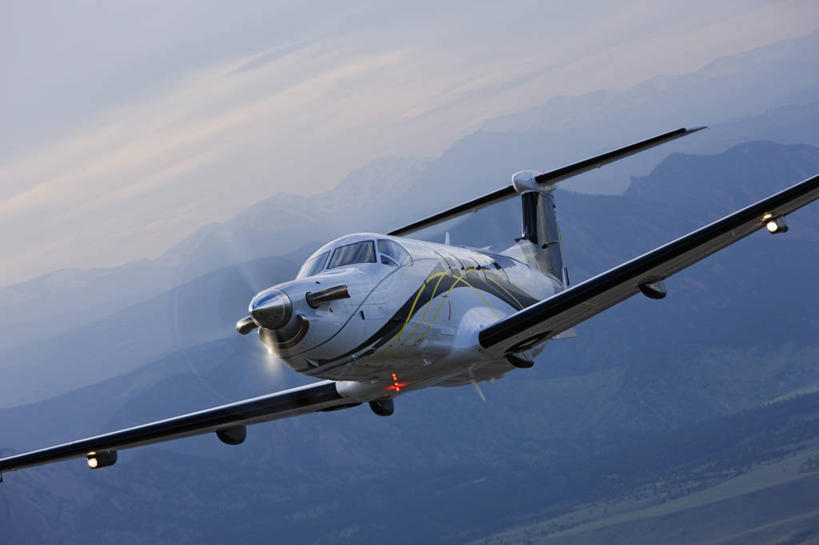 无人,横图,俯视,航拍,室外,白天,飞机,美国,交通,航空,交通工具,运输,摄影,客机,鸟瞰,载具,螺旋桨飞机,科罗拉多州,洛矶山脉,彩图,高角度拍摄,商务机