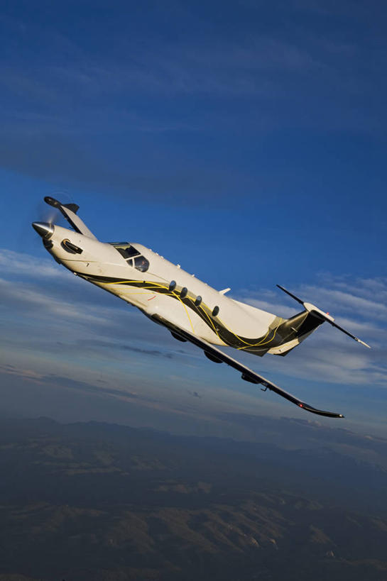 无人,竖图,俯视,航拍,室外,白天,留白,飞机,美国,交通,航空,交通工具,运输,摄影,客机,鸟瞰,载具,彩图,高角度拍摄,商务机