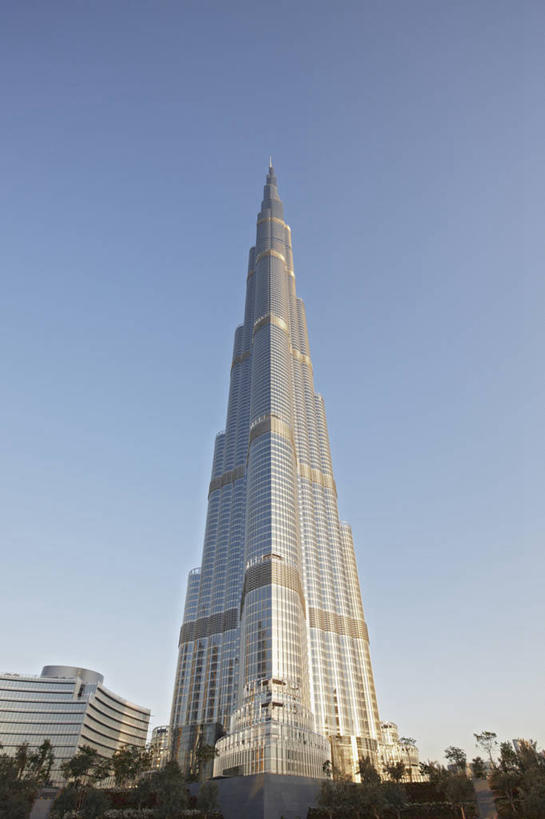 无人,竖图,室外,白天,建筑业,技术,城市,建筑,摩天大楼,对称,柱子,尖顶,摄影,工程,中东,华贵,阿拉伯联合酋长国,迪拜,波斯湾,发展,进展,彩图,巴别塔