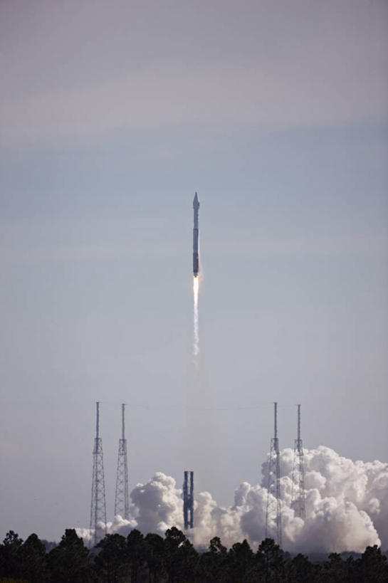 无人,吸烟,竖图,室外,白天,技术,火箭,美国,起飞,太空,太空船,蒸汽,摄影,北美,北美洲,噪声,美洲,太空旅行器,佛罗里达,佛罗里达州,佛州,阳光州,北亚美利加洲,亚美利加洲,冷凝,雷雨,彩图,美利坚合众国,空间探索