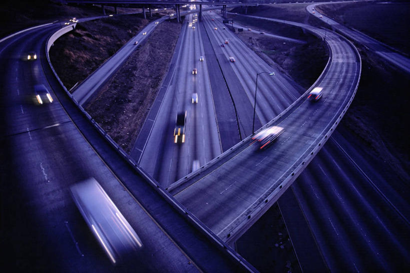 无人,横图,俯视,室外,白天,长时间曝光,旅途,高速公路,路,汽车,美国,机动车,路口,交通,黎明,方向,黄昏,运输,摄影,面板,迅速,早晨,加利福尼亚,驾车,洛杉矶,波莫纳,彩图,高角度拍摄,旅行,商用车,横越