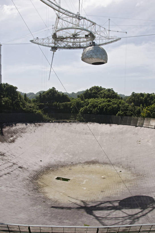 无人,竖图,室外,白天,技术,科学,摄影,天文学,射电望远镜,波多黎各,阿雷西博天文台,彩图