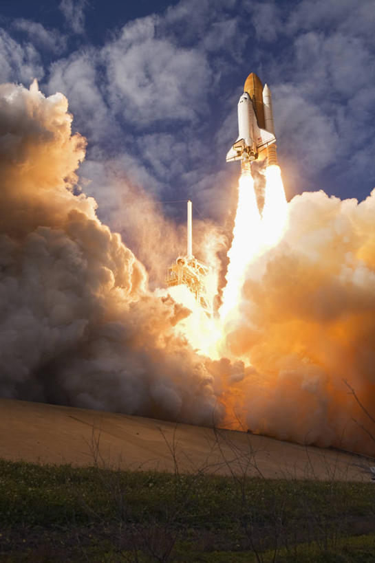 无人,竖图,美国,起飞,科学,太空,烟,摄影,工程,北美,北美洲,成就,美洲,航天飞机,亚特兰蒂斯号,佛罗里达,佛罗里达州,佛州,阳光州,肯尼迪航天中心,北亚美利加洲,亚美利加洲,空气污染,梅里特岛,冒险,彩图,美利坚合众国,空间探索