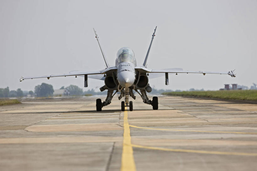 无人,横图,正面,飞机,马来西亚,军事,着陆,战争,摄影,靠近,航空航天工程,飞行器,战斗机,准确,起落架,军用机,座舱,技能,彩图,美国海军陆战队,飞机跑道