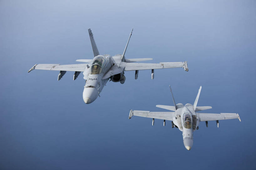 无人,横图,飞机,马来西亚,军事,飞,南海,两个,战争,摄影,航空航天工程,飞行器,战斗机,准确,早晨,军用机,座舱,稳定,技能,彩图,美国海军陆战队,编队飞行