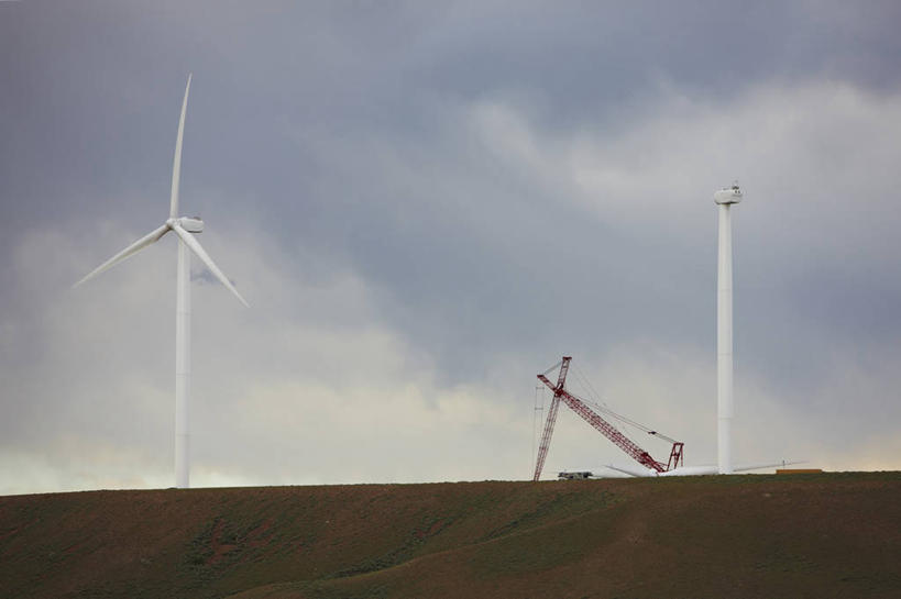 无人,横图,留白,美国,环保,风力,科学,塔,建筑工地,运输,摄影,能源,修理,电,协调,电源,回收,资源,积雨云,利用,低碳,循环,替代能源,怀俄明,持续,雷雨,风轮机,彩图