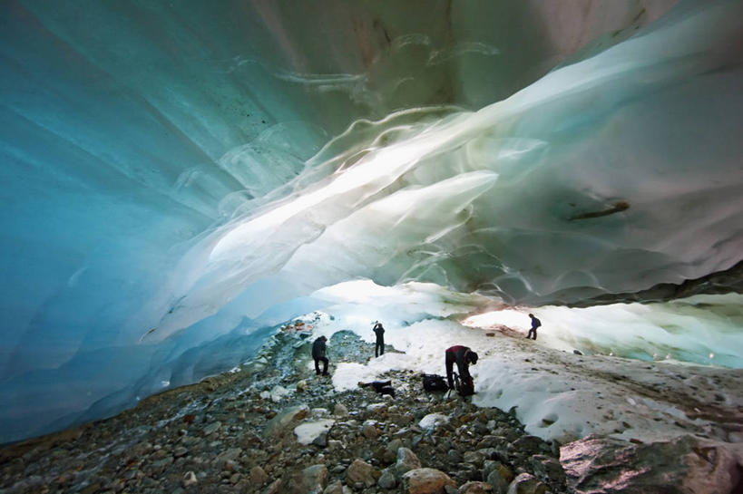 三个人,横图,室外,旅游,度假,美景,阿根廷,行人,游客,游人,冰,景观,娱乐,路人,旅客,自然,地标建筑,享受,休闲,景色,放松,寒冷,摄影,生态,攀冰,自然风光,冰河,地貌,过客,火地群岛,彩图,旅行