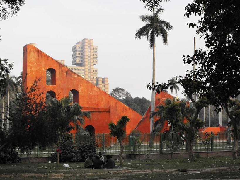 成年人,中年人,天文台,横图,建筑,印度,科学,首都,地标建筑,摄影,日晷,天文学,曼塔天文台,新德里,男人,中年男性,印度人,彩图,旅行