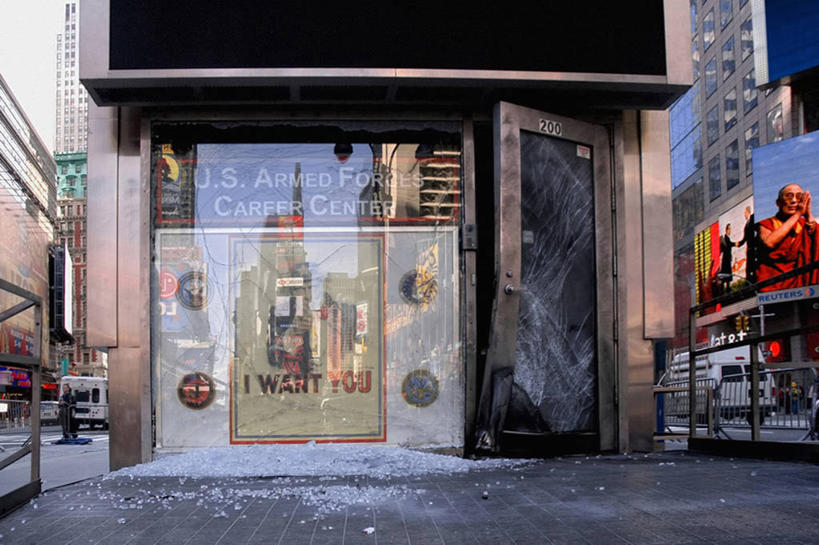 横图,室外,白天,窗户,门,炸弹,纽约,美国,军事,曼哈顿,破坏,破损,摄影,抗议,损坏,毁灭,曼哈顿时代广场,彩图