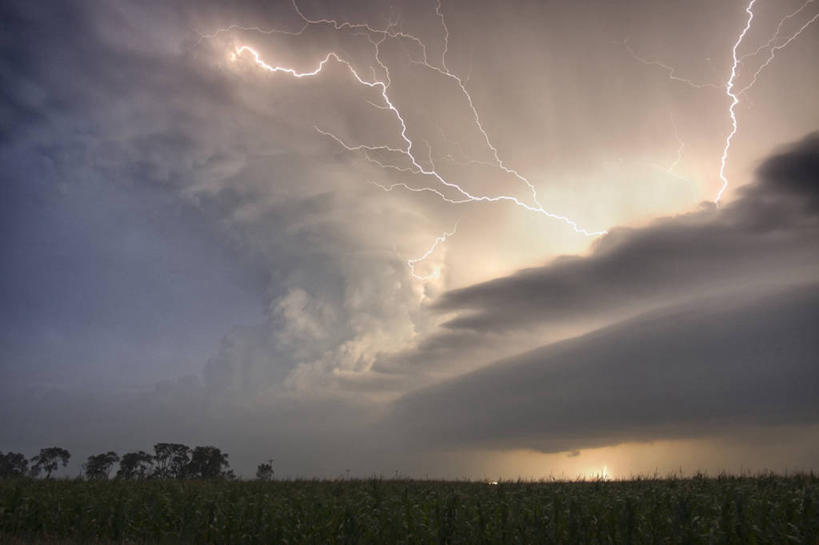 无人,横图,室外,夜晚,闪电,暴风雨,美国,云,自然灾害,天气,风景,自然,摄影,恐怖,威胁,南达科他州,结束,雷雨,危险,彩图