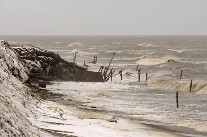无人,横图,室外,白天,海浪,水,雪,美国,军事,垃圾,波浪,摄影,环境,污染,有毒物质,冷战,沙袋,政府,国家野生动物保护区,海滩,彩图,水污染
