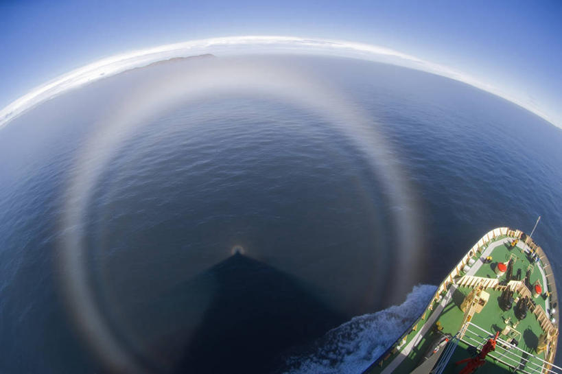 无人,横图,俯视,室外,白天,鱼眼镜头,探险,彩虹,海洋,雾,船,加拿大,天气,风景,交通工具,破冰船,力量,摄影,载具,巴芬岛,气象学,彩图,高角度拍摄