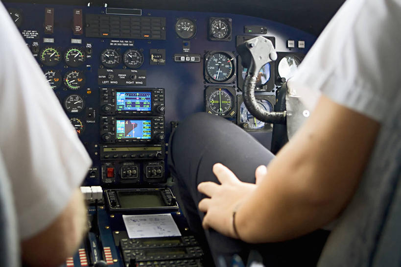 西方人,两个人,飞行员,横图,室内,显示器,技术,飞机,欧洲,澳大利亚,欧洲人,工具,飞,运输,摄影,控制,驾车,座舱,量表,白种人,彩图,旅行