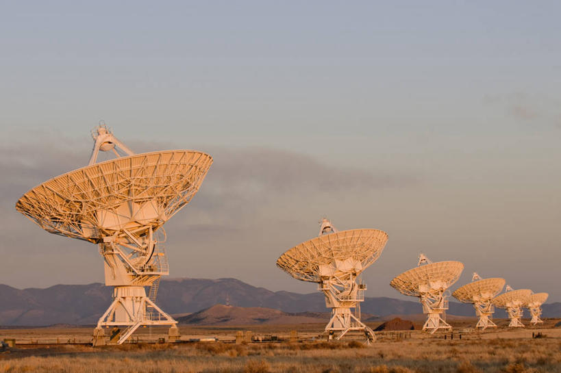 西方人,成年人,中年人,一个人,横图,室外,白天,欧洲,美国,欧洲人,仅一个男性,仅一个人,仅一个中年男性,军事,火焰,战争,摄影,抗议,加利福尼亚,噪声,海军,导弹,火箭筒,男人,男性,中年男性,白种人,彩图,美国海军