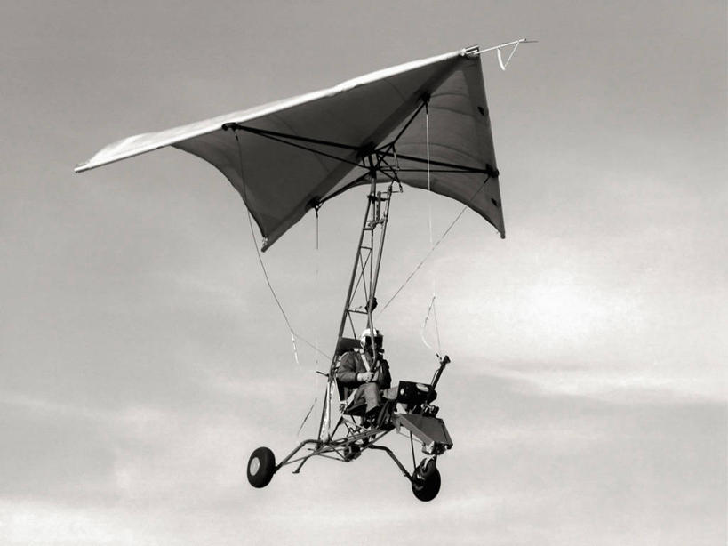 成年人,一个人,横图,黑白,室外,白天,美国,仅一个男性,滑翔机,摄影,飞行器,加利福尼亚,科学实验,美国宇航局,试飞员