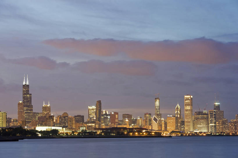 无人,横图,室外,夜晚,水,天际线,城市,建筑,美国,对称,光,云,摄影,照亮,北美,照明设备,伊利诺斯州,密歇根湖,芝加哥市,微生物学,彩图