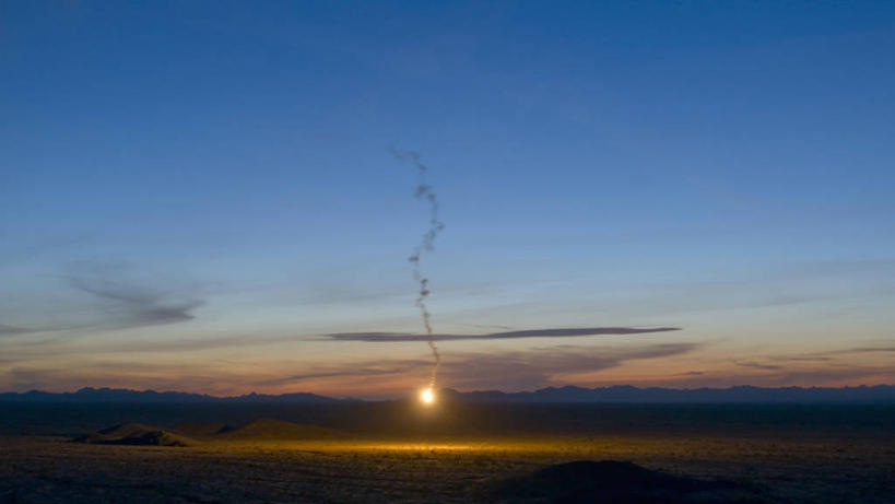 无人,横图,室外,夜晚,留白,美国,军事,火焰,云,蓝色,黄昏,战争,摄影,怪异,加利福尼亚,打斗,战场,彩图