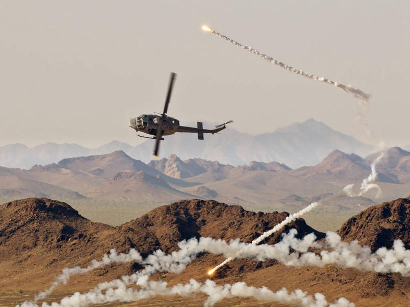 无人,横图,室外,白天,射击,美国,军事,旋转,飞,战争,摄影,加利福尼亚,军用机,军用直升机,UH-1直升机,危险,彩图,美国海军陆战队