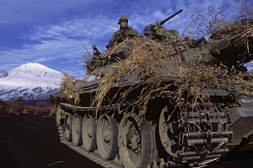 成年人,一个人,横图,室外,白天,山,雪,富士山,日本,仅一个男性,军事,枪支,武器,摄影,坦克,男人,彩图
