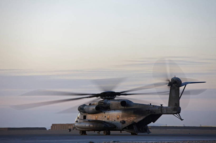 无人,横图,室外,白天,留白,运动模糊,阿富汗,军事,旋转,黄昏,战争,转,摄影,直升机,货运,军用机,CH-53E直升机,彩图,美国海军陆战队