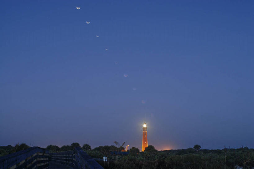 无人,横图,室外,夜晚,长时间曝光,道路,美国,太空,信息,月亮,灯塔,交通,方向,地标建筑,摄影,引导,指引,北美,北美洲,美洲,佛罗里达,天文学,佛罗里达州,月蚀,佛州,阳光州,北亚美利加洲,亚美利加洲,航标,彩图,旅行,美利坚合众国,导航,延时摄影