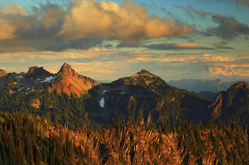 无人,公园,横图,室外,白天,火山,日落,山,山脉,华盛顿,美国,地形,云,摄影,北美,北美洲,国家公园,美洲,华盛顿州,雷尼尔山国家公园,瑞尼尔山国家公园,常绿之州,常青州,北亚美利加洲,亚美利加洲,地质学,彩图,旅行,皮尔斯县,高层云