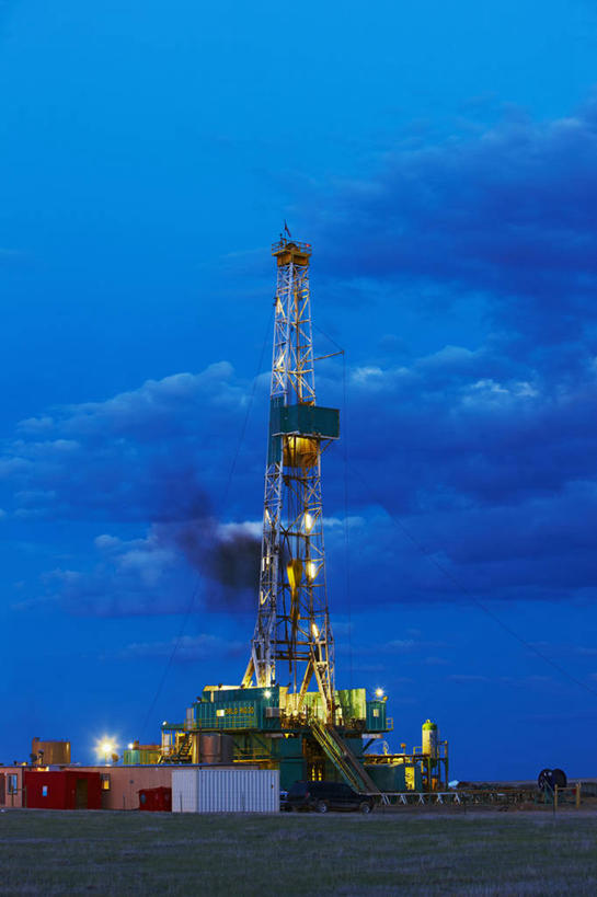 无人,工厂,竖图,室外,白天,化工厂,技术,美国,黄昏,工业,摄影,井,能源,天然气,石油工业,科罗拉多州,化石燃料,彩图,制造厂,生产工厂