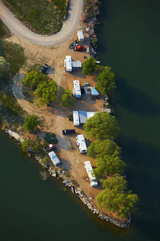 无人,竖图,俯视,航拍,室外,白天,湖,水,卡车,美国,地形,乐趣,摄影,享乐,鸟瞰,露营,科罗拉多州,露营车,休闲活动,彩图,高角度拍摄