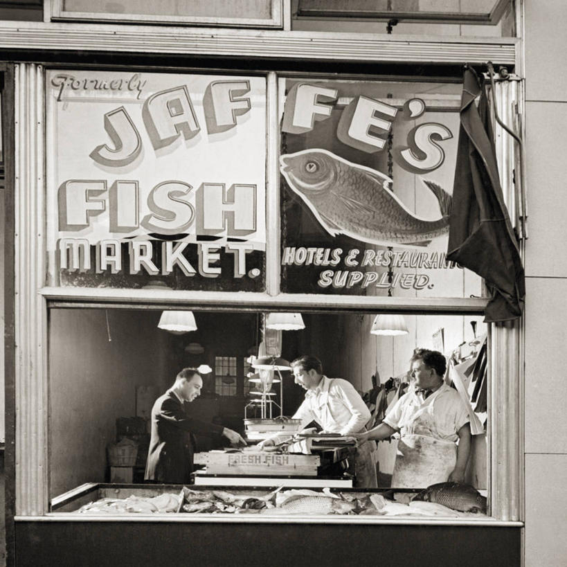 成年人,中年人,三个人,鱼贩,商店,方图,黑白,室内,商务,纽约,美国,工作,曼哈顿,食品,顾客,摄影,中年男性,商人,鱼市