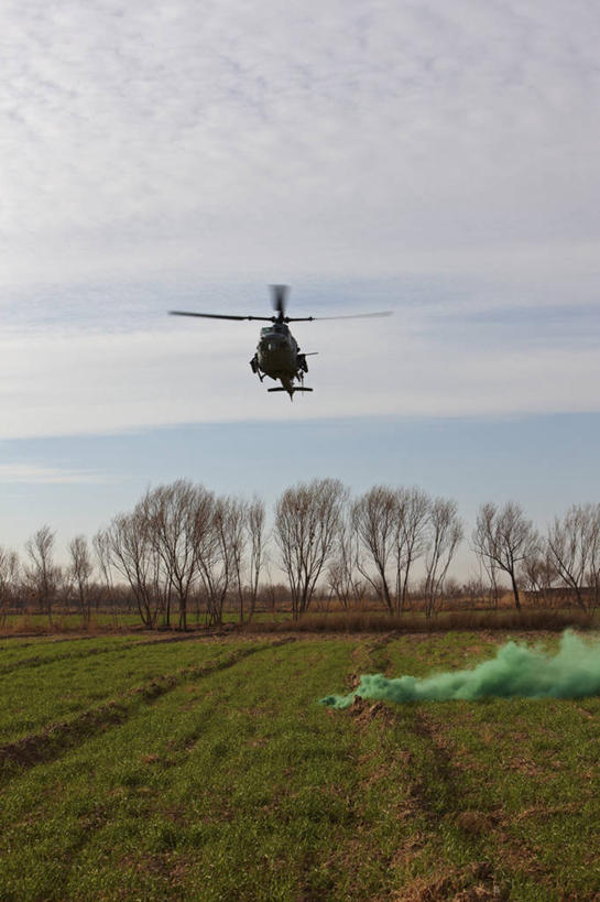 无人,竖图,室外,白天,风,阿富汗,着陆,飞,摄影,靠近,直升机,准确,美国文化,技能,危险,彩图,美国海军陆战队