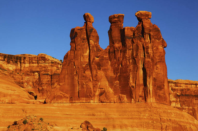 无人,横图,室外,白天,沙漠,悬崖,塔,红色,摄影,岩层,拱门国家公园,犹他,岩石,彩图