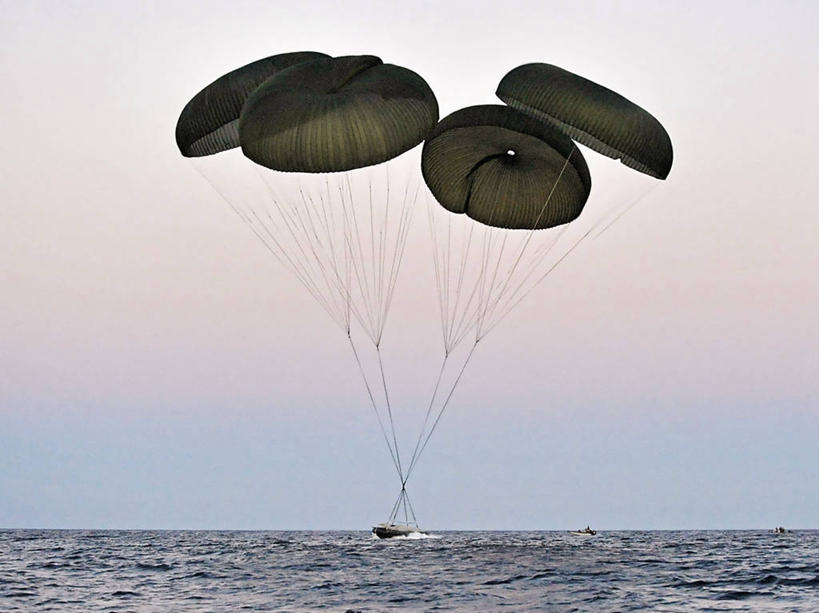 横图,室外,白天,船,降落伞,美国,军事,黎明,天空,摄影,北美,北美洲,美洲,海军,佛罗里达,佛罗里达州,佛州,阳光州,北亚美利加洲,亚美利加洲,军事演习,彩图,美利坚合众国