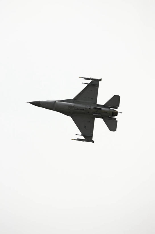 无人,竖图,室外,白天,安全,美国,力量,战争,摄影,空军,准确,打斗,进攻,军用机,科罗拉多州,F-16战隼战斗机,蝰蛇,技能,彩图