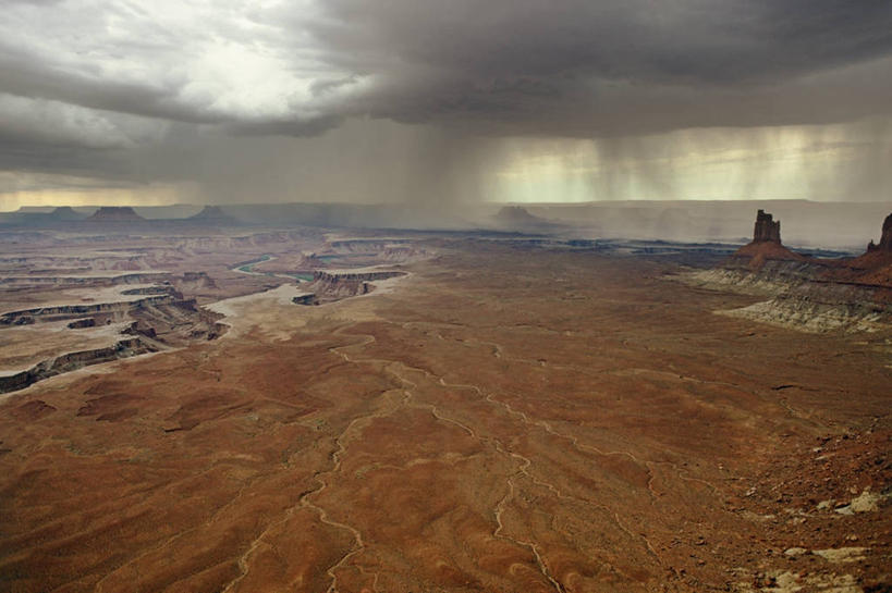 无人,铁匠,商店,横图,室外,白天,旅游,度假,自由,神秘,火山,美景,沙漠,雨,暴风雨,暴雨,窗帘,美国,景观,乌云,尖顶,宏伟,娱乐,商铺,红色,风景,自然,地标建筑,享受,休闲,景色,放松,摄影,怪异,北美,自然风光,积雨云,自然现象,峡谷地国家公园,犹他,市肆,商号,科罗拉多河,沙岩,雷雨,自然地理,锻工,岩石,彩图,店铺,绿河
