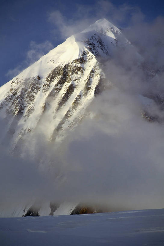 无人,竖图,室外,白天,旅游,度假,探险,美景,雪,美国,加拿大,冰,景观,山顶,云,褐色,天气,娱乐,蓝色,白色,自然,享受,休闲,景色,放松,摄影,北美,北美洲,恐怖,天堂,自然风光,美洲,冰河,挑战,阿拉斯加,阿拉斯加州,北亚美利加洲,亚美利加洲,最后的边疆,午夜阳光之地,育空地区,卑诗省,不列颠哥伦比亚,不列颠哥伦比亚省,冷凝,自然地理,冒险,岩石,爬山,彩图,卑斯省,美利坚合众国,圣埃利亚斯山脉,白日梦