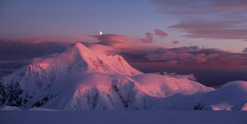 无人,横图,全景,室外,白天,夜晚,旅游,度假,美景,山,山脉,雪,美国,时间,时钟,冰,景观,天气,计时,娱乐,粉色,天空,自然,钟表,享受,休闲,表,景色,放松,摄影,宁静,午夜,北美,天堂,自然风光,冰河,地质学,高积云,荚状云,自然地理,钟,岩石,彩图,凸月,阿拉斯加山脉,极昼
