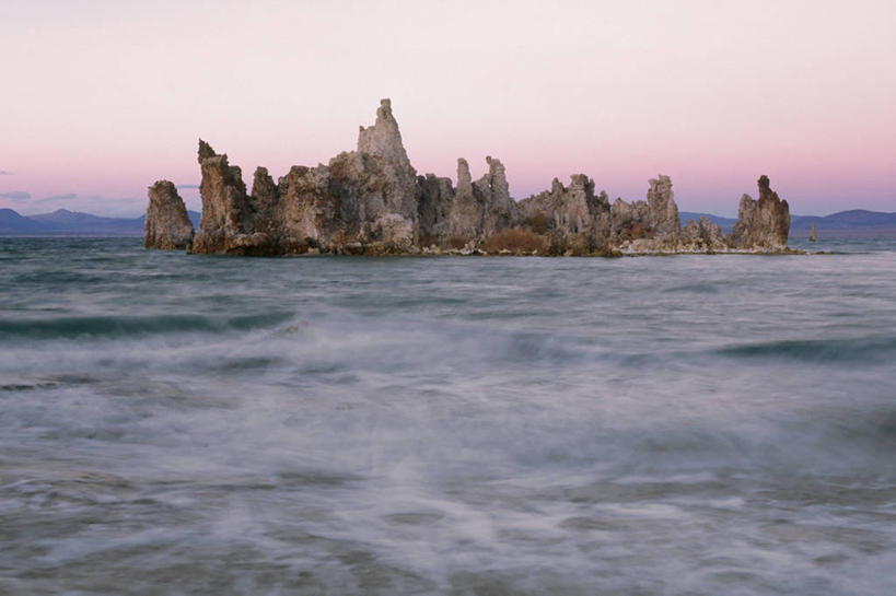 无人,横图,室外,白天,运动模糊,旅游,度假,美景,温泉,美国,波纹,景观,尖顶,娱乐,蓝色,紫色,自然,黄昏,波浪,享受,休闲,景色,放松,伸手,摄影,北美,北美洲,天堂,加利福尼亚,自然风光,美洲,梦想,加州,漩涡形,加利福尼亚州,内华达山,内华达山脉,金州,黄金州,北亚美利加洲,亚美利加洲,蒙罗湖,碳酸钙,睡觉,彩图,美利坚合众国