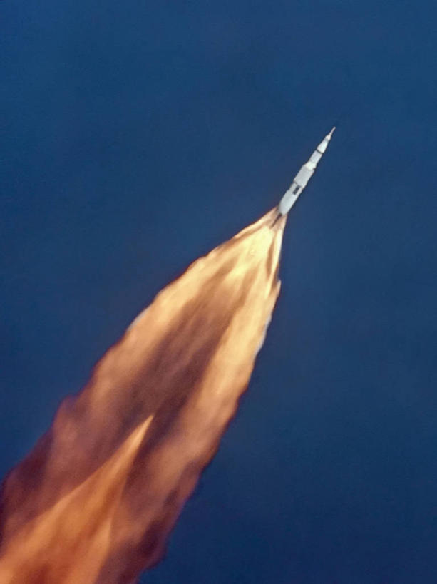 无人,竖图,室外,白天,火箭,火,美国,起飞,月球,摄影,北美,北美洲,美洲,挑战,佛罗里达,佛罗里达州,佛州,阳光州,肯尼迪航天中心,北亚美利加洲,亚美利加洲,阿波罗工程,阿波罗计划,登月计划,梅里特岛,阿波罗11号,冒险,彩图,美利坚合众国,动机,空间探索