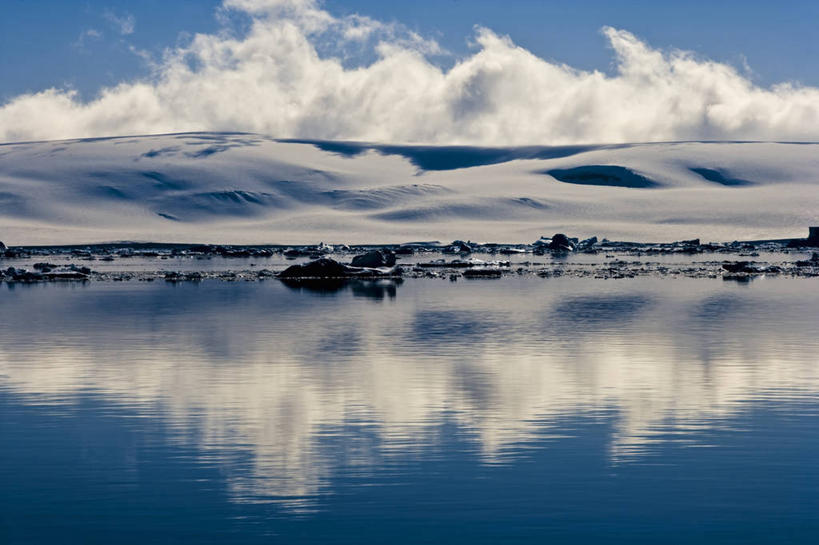 无人,横图,室外,白天,冰山,海洋,水,雪,反射,地形,云,寒冷,摄影,气象,宁静,环境,气候,南极洲,冰河,纯净,地貌,南极半岛,海滩,彩图,霍普湾