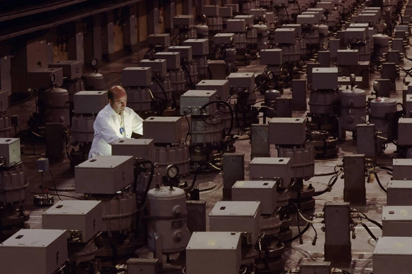 西方人,成年人,中年人,一个人,横图,室内,英国,欧洲,欧洲人,仅一个男性,仅一个人,仅一个中年男性,工作,放射,英格兰,摄影,能源,核电站,有毒废物,危险,男人,男性,中年男性,白种人,技术员,彩图