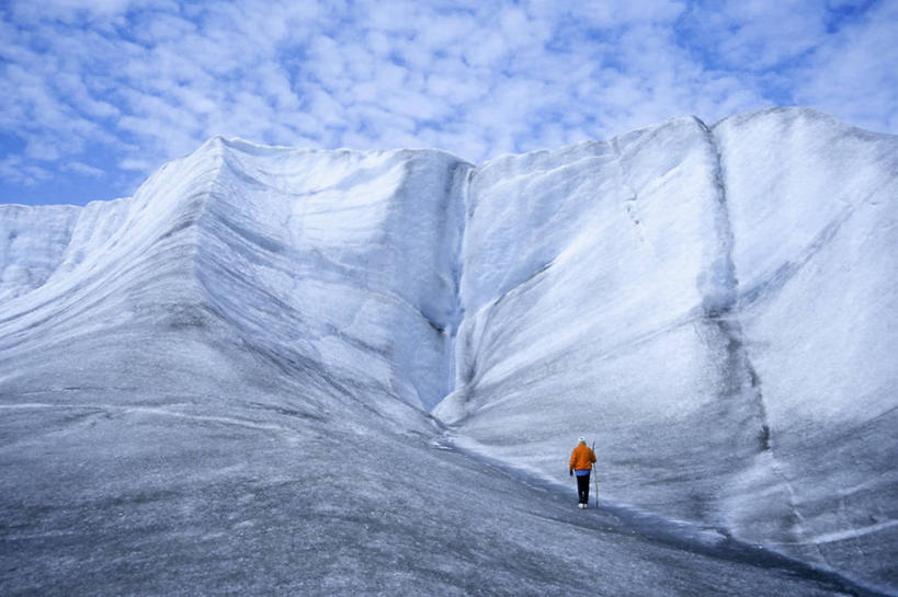 一个人,横图,室外,白天,旅游,度假,探险,全球变暖,美国,冰,地形,宏伟,娱乐,蓝色,自然,享受,休闲,放松,寒冷,摄影,环境,攀冰,冰河,比例,地质学,冒险,步行,彩图,旅行