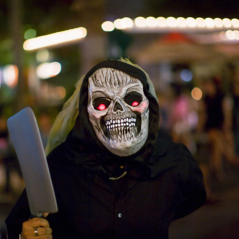 一个人,方图,室外,夜晚,民族服装,聚会,神秘,美国,服装,庆祝,人头骨,古典,文化,传统,衣服,万圣节,摄影,服饰,怪异,古装,北美,北美洲,肖像,美洲,怪物,佛罗里达,佛罗里达州,佛州,阳光州,迈阿密海滩,南部海滩,北亚美利加洲,亚美利加洲,韵味,彩图,传统服装,民俗服,美利坚合众国