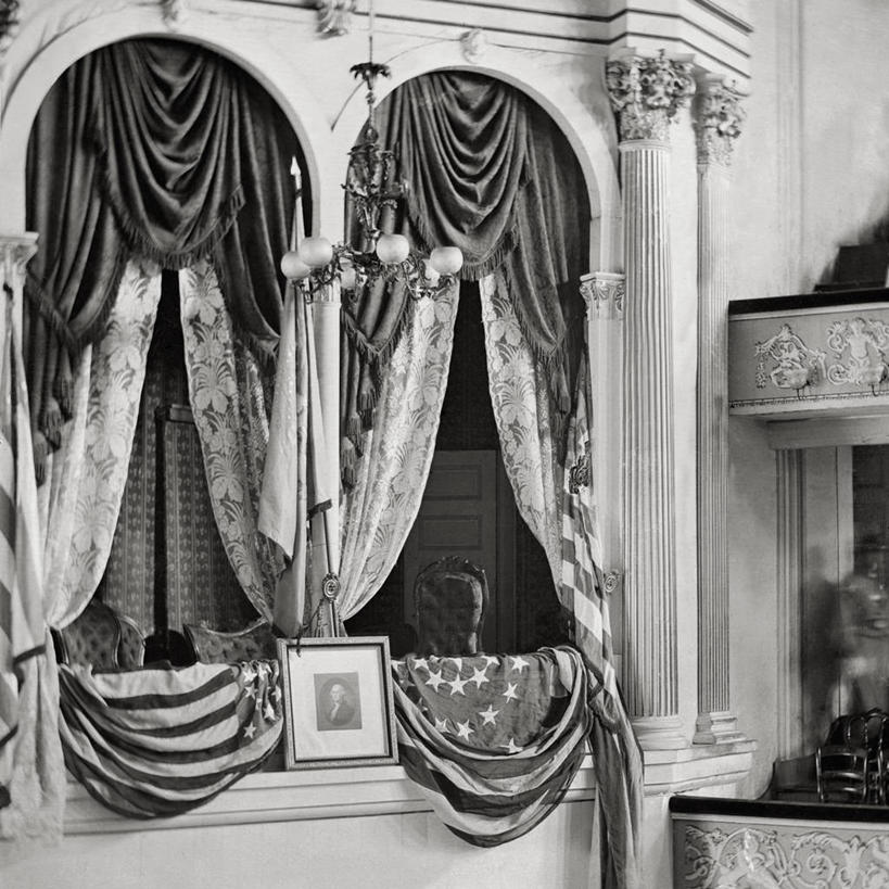 一个人,方图,黑白,室内,运动模糊,旗帜,美国,士兵,首都,历史,美国国旗,摄影,犯罪,亚伯拉罕.林肯,总统,华盛顿特区,思想家,政治家,美国总统,历史人物