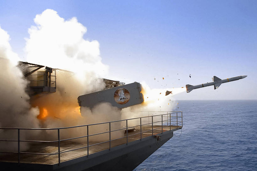 无人,横图,室外,白天,侧面,射击,海洋,船,火,美国,起飞,军事,飞,烟,战争,摄影,军舰,能源,甲板,太平洋,北美,北美洲,噪声,航母,美洲,海军,导弹,战舰,航空母舰,美军,飞行甲板,军用战舰,亚伯拉罕.林肯号航空母舰,战船,北大西洋公约组织,北亚美利加洲,亚美利加洲,空母,载机巡洋舰,军事演习,林肯号航空母舰,彩图,美利坚合众国,美国海军