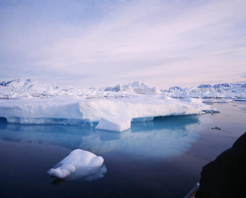 无人,横图,室外,白天,正面,旅游,度假,冰山,河流,美景,山,水,丹麦,欧洲,阴影,光线,影子,冰,河水,景观,山峰,水流,云,云朵,山峦,云彩,娱乐,冰川,蓝色,白云,倒影,蓝天,天空,阳光,自然,天,享受,休闲,景色,放松,寒冷,晴朗,冰冷,倒映,自然风光,北欧,冰河,格陵兰,格陵兰岛,严寒,丹麦王国,冰凉,酷寒,凛冽,凛凛,极冷,反照,晴空,彩图