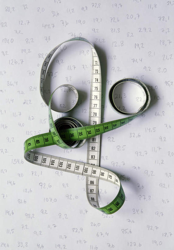 无人,竖图,俯视,室内,特写,白天,装修,建筑,静物,卷曲,测量,标志,皮尺,数字,文字,字符,刻度,标识,一个,尺,软尺,阿拉伯数字,单个,测量工具,尺子,量具,量仪,塑料卷尺,纤维尺,纤维圆尺,圆尺,彩图,高角度拍摄