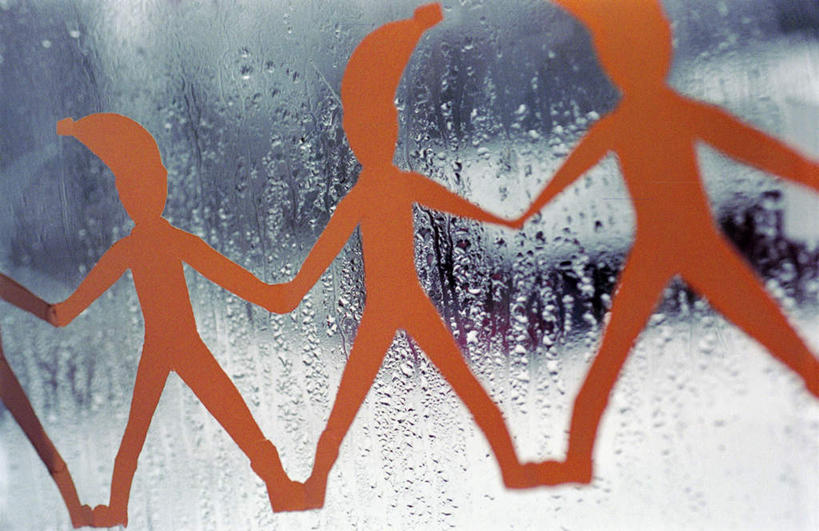 无人,横图,室内,白天,正面,雨,暴雨,大雨,窗户,汽车,一辆,一排,朦胧,模糊,整齐,装饰,玻璃窗,车,排列,车窗,交通工具,轿车,细雨,华丽,修饰,点缀,队列,载具,粘纸,衬托,美观,雅致,雅观,小雨,彩图