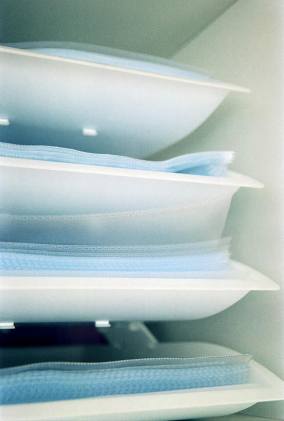 无人,办公室,竖图,室内,白天,正面,一排,阴影,整齐,光线,材料,档案,文件,影子,纸,塑胶,灯光,排列,手稿,资料,堆,证明,队列,文档,质料,彩图