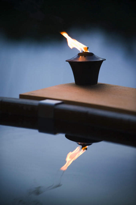 无人,竖图,俯视,室外,白天,热情,河流,日落,水,火,平静,火焰,河水,水流,晚霞,霞光,落日,燃烧,倒影,黄昏,彩霞,安静,宁静,倒映,静谧,沉静,恬静,安祥,僻静,清静,太平,夕照,反照,夕阳,彩图,高角度拍摄,斜阳