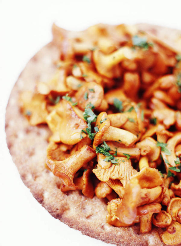 点心,面包,无人,竖图,俯视,室内,特写,白天,白色背景,烹饪,西餐,蔬菜,许多,朦胧,模糊,新鲜,调料,料理,食品,面点,披萨,调味品,很多,调味料,菜肴,美食,食物,糕点,一个,快餐,西式,摄影,佳肴,绿色食品,影棚,单个,混合,比萨,西式快餐,垃圾食品,意大利薄饼,混淆,夹杂,彩图,高角度拍摄,影棚拍摄,拍摄